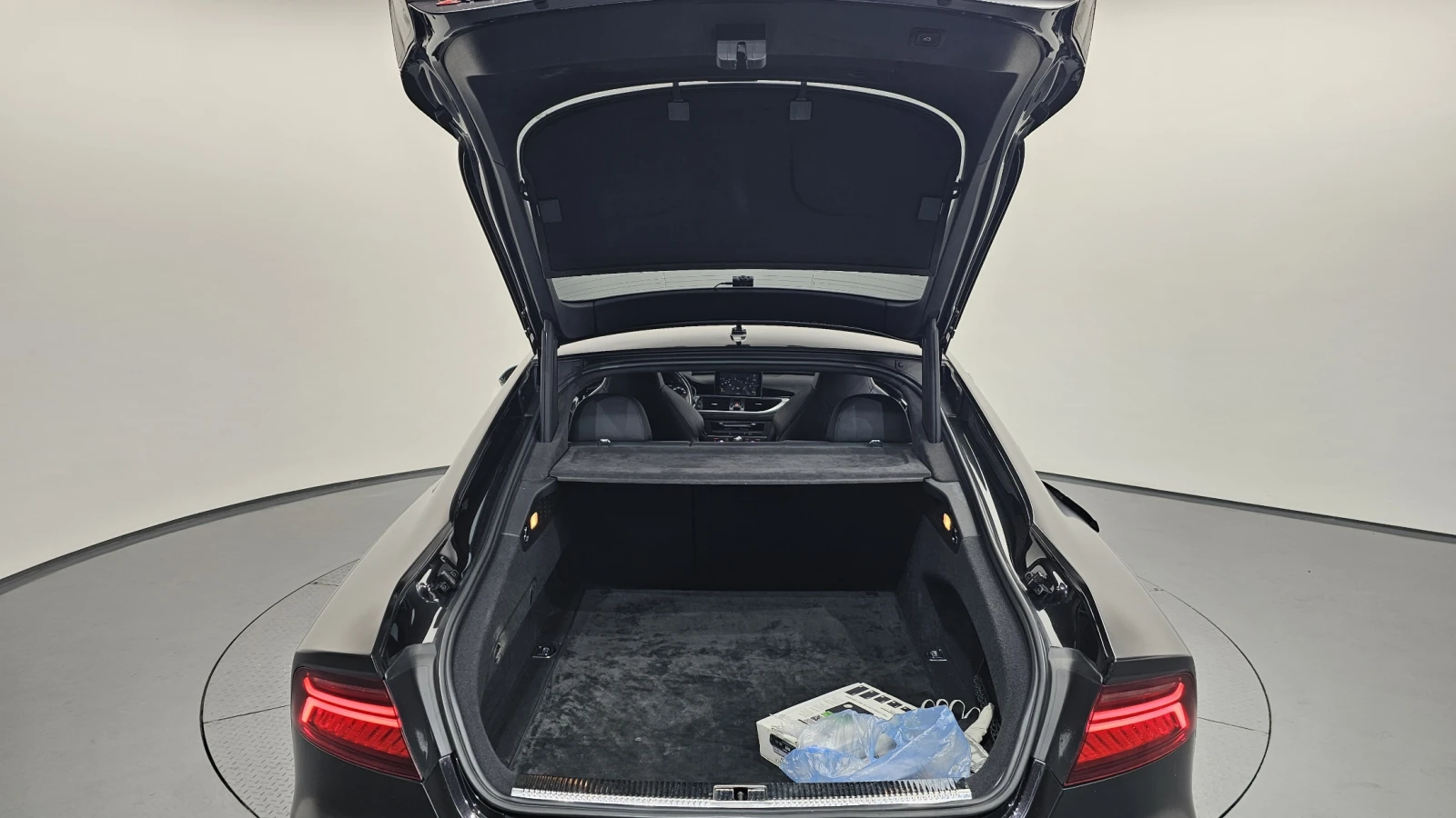 Audi Rs7 КЕРАМИКА* ВЪЗДУХ* ECU MAP* DIS* B&O* СОБСТВЕН ЛИЗИ, снимка 16 - Автомобили и джипове - 56180587