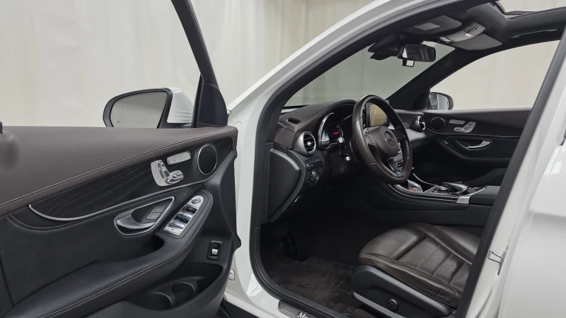 Mercedes-Benz GLC 220 PREMIUM / Пълна сервизна история !!!, снимка 5 - Автомобили и джипове - 52967971