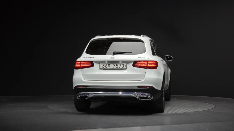 Mercedes-Benz GLC 220 PREMIUM / Пълна сервизна история !!!, снимка 4 - Автомобили и джипове - 52967971