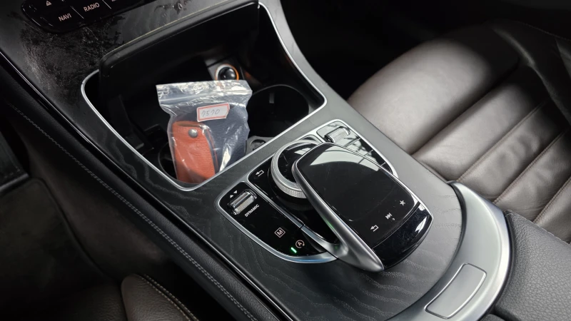 Mercedes-Benz GLC 220 PREMIUM / Пълна сервизна история !!!, снимка 11 - Автомобили и джипове - 52967971