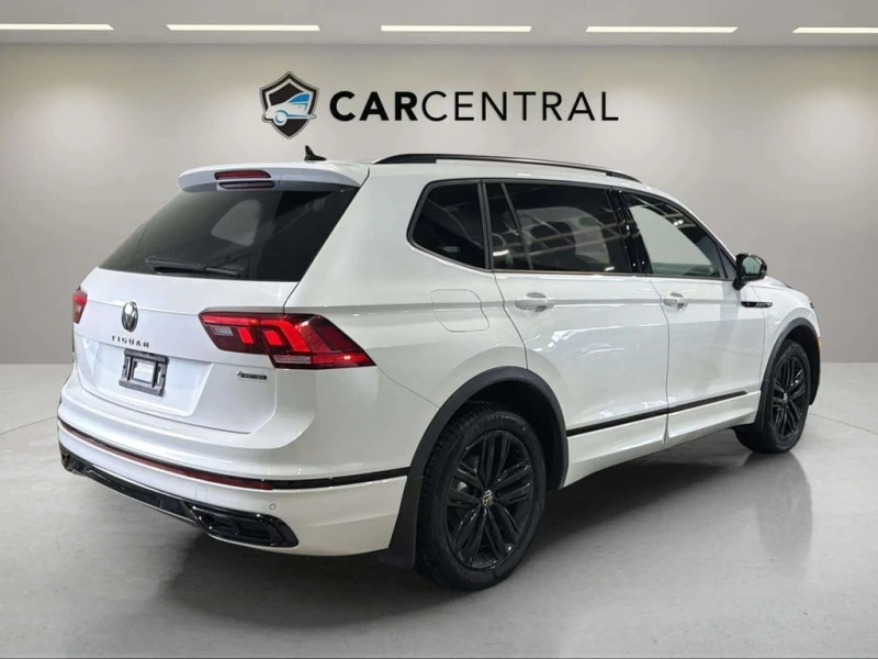 VW Tiguan 4Motion SE R Line Black Edition  CARFAX, снимка 5 - Автомобили и джипове - 53416271