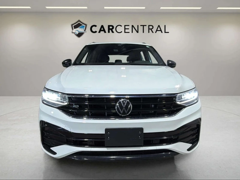 VW Tiguan 4Motion SE R Line Black Edition  CARFAX, снимка 8 - Автомобили и джипове - 53416271