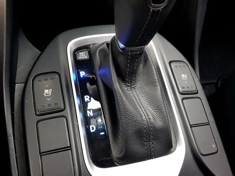 Hyundai Santa fe 2.0, снимка 14 - Автомобили и джипове - 54256608