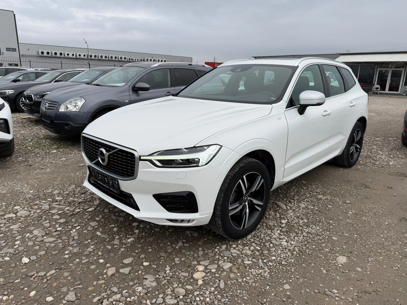 Volvo XC60 2.0 D R DESIGN(КАТО НОВА), снимка 1