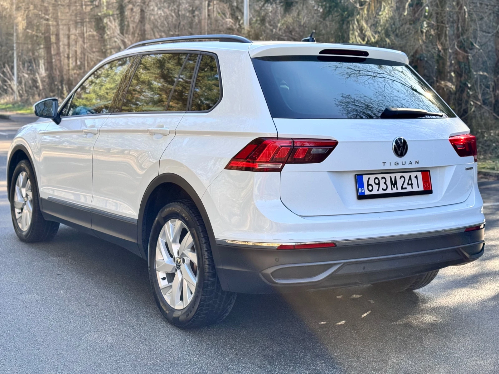 VW Tiguan 2.0TDI* 4X4* DIST* DSG* NAVI* CARPLAY* LANE ASSIST - изображение 5