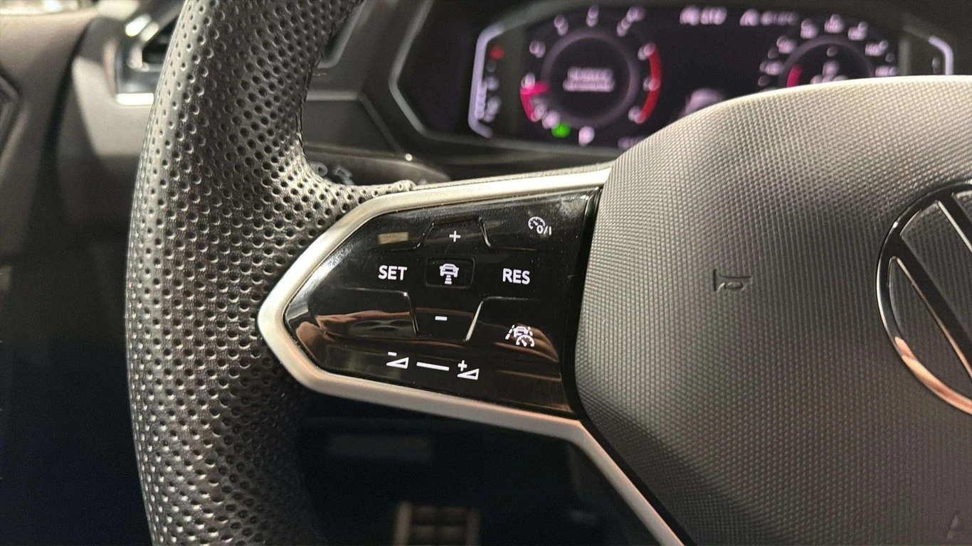 VW Tiguan 4Motion SE R Line Black Edition  CARFAX | Mobile.bg � ����������� 14