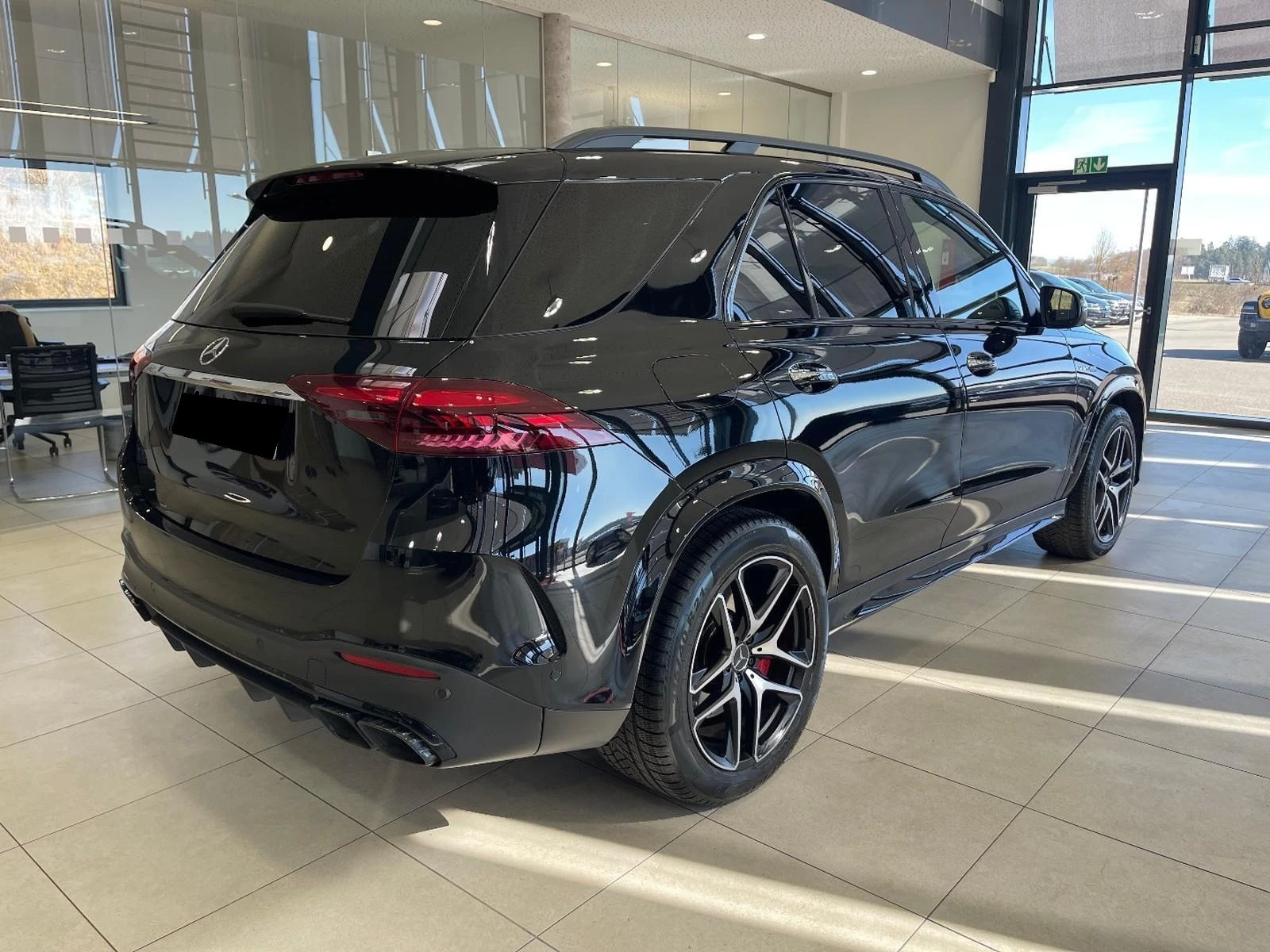 Mercedes-Benz GLE 63 S AMG /4-MATIC/FACELIFT/NIGHT/PANO/BURM/360/HEAD UP/, снимка 5 - Автомобили и джипове - 54112149