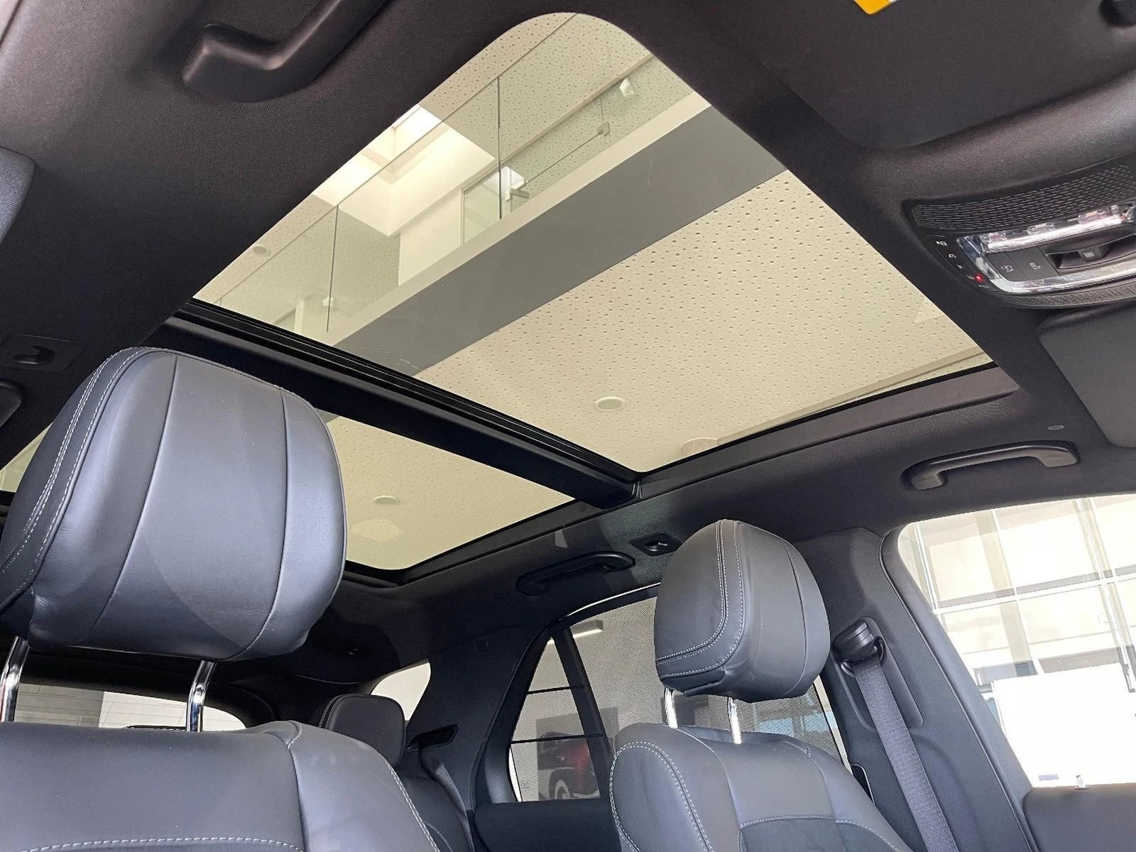 Mercedes-Benz GLE 63 S AMG /4-MATIC/FACELIFT/NIGHT/PANO/BURM/360/HEAD UP/, снимка 12 - Автомобили и джипове - 54112149