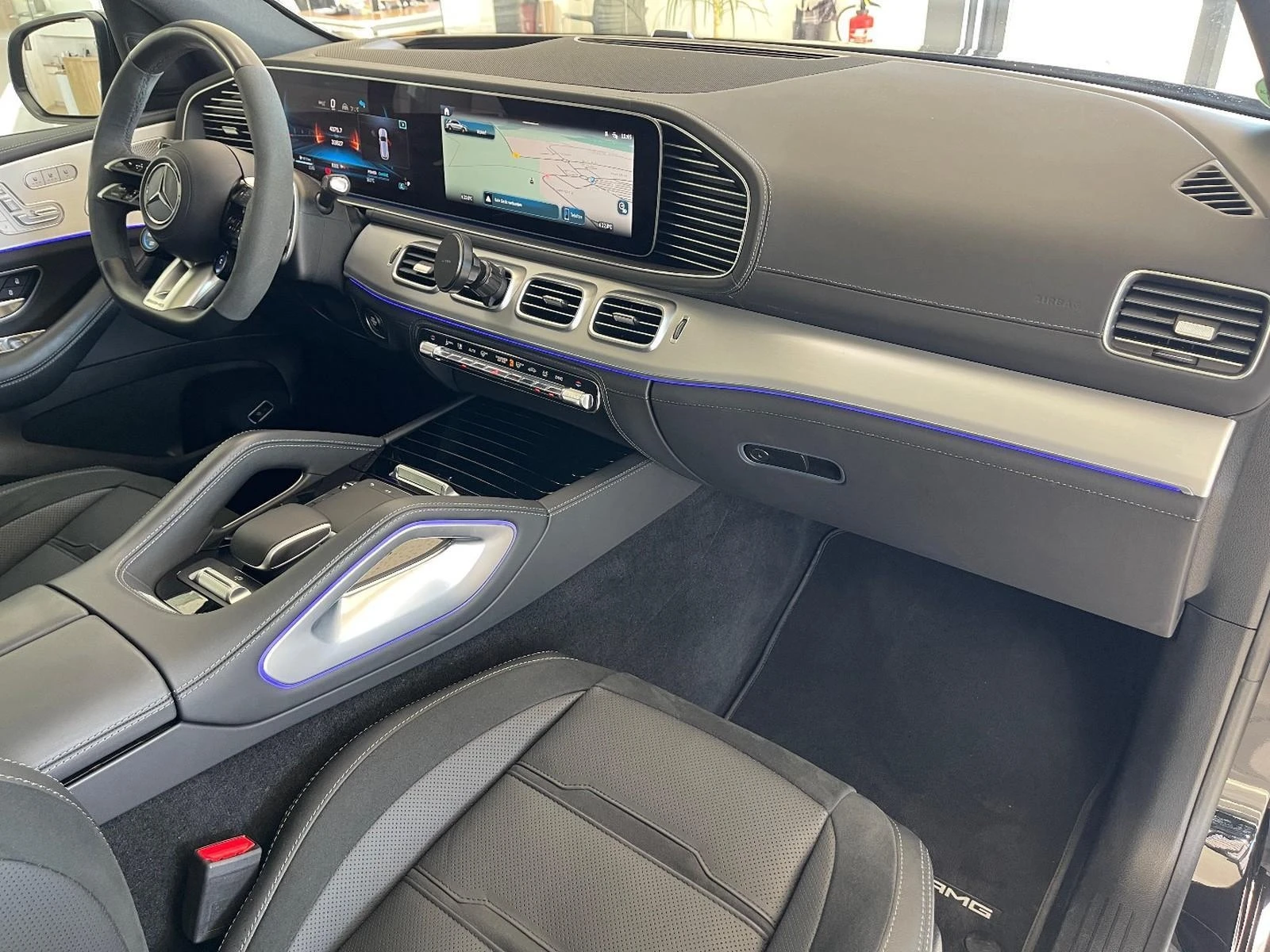 Mercedes-Benz GLE 63 S AMG /4-MATIC/FACELIFT/NIGHT/PANO/BURM/360/HEAD UP/, снимка 10 - Автомобили и джипове - 54112149