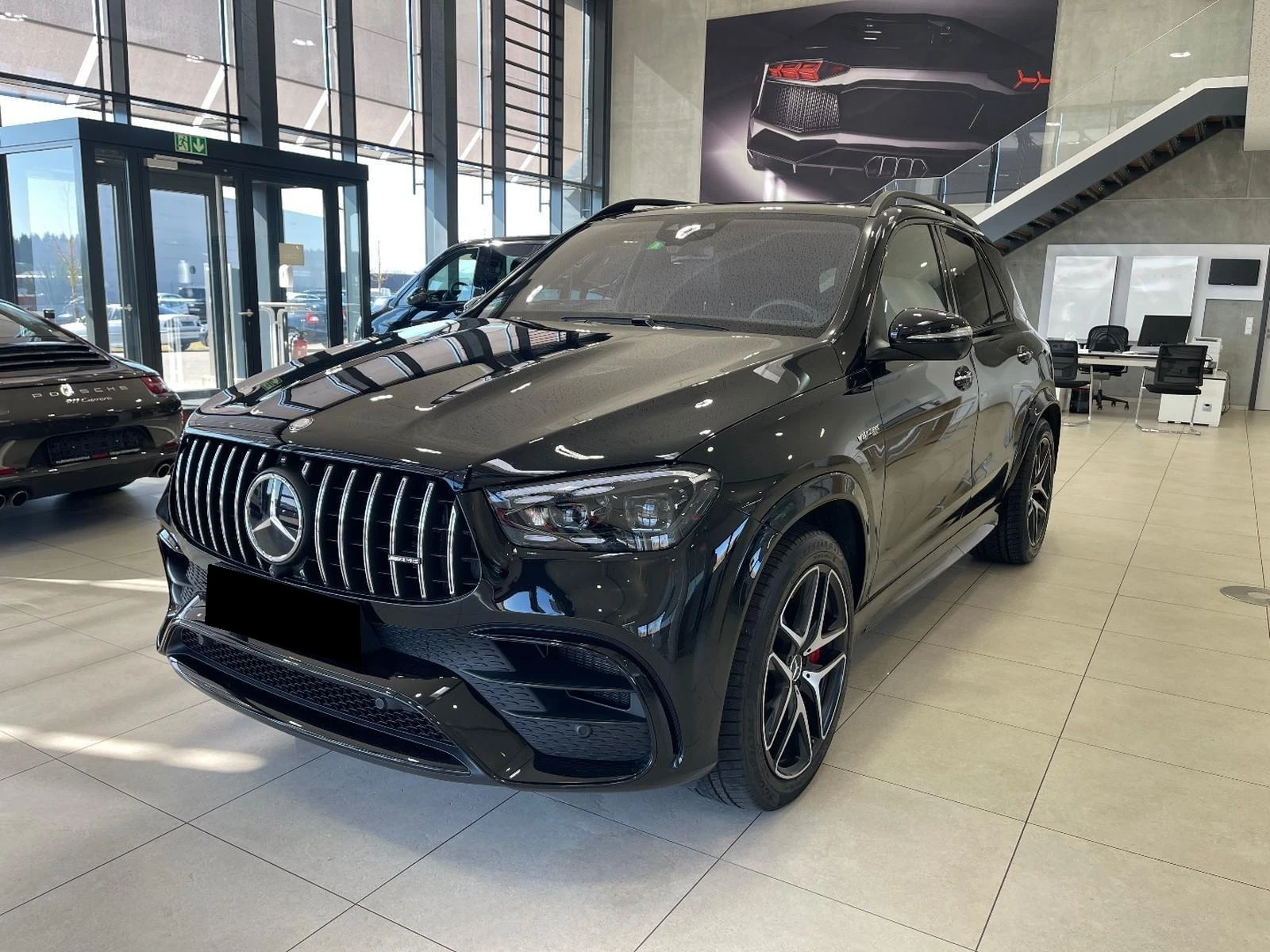 Mercedes-Benz GLE 63 S AMG /4-MATIC/FACELIFT/NIGHT/PANO/BURM/360/HEAD UP/, снимка 3 - Автомобили и джипове - 54112149