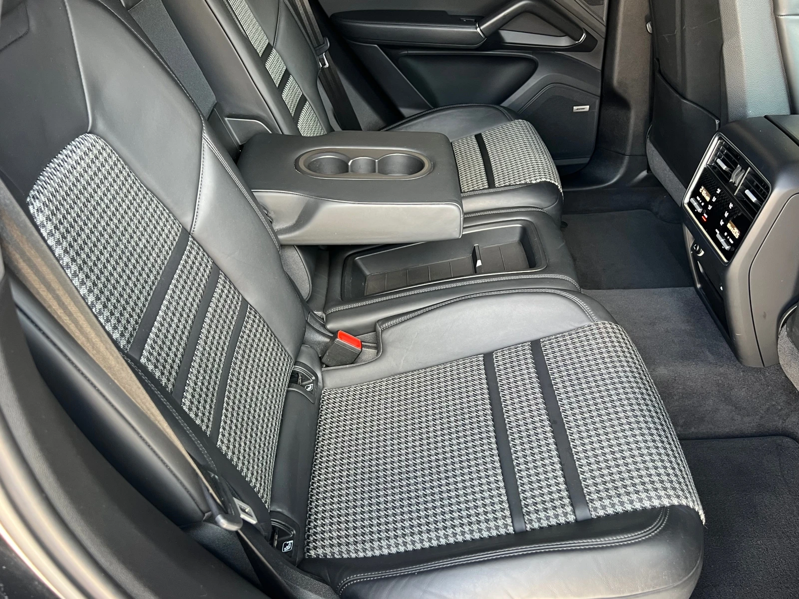 Porsche Cayenne COUPE, TURBO GT PACKAGE, CARBON, HEAD-UP, 22"S, снимка 15 - Автомобили и джипове - 55378743