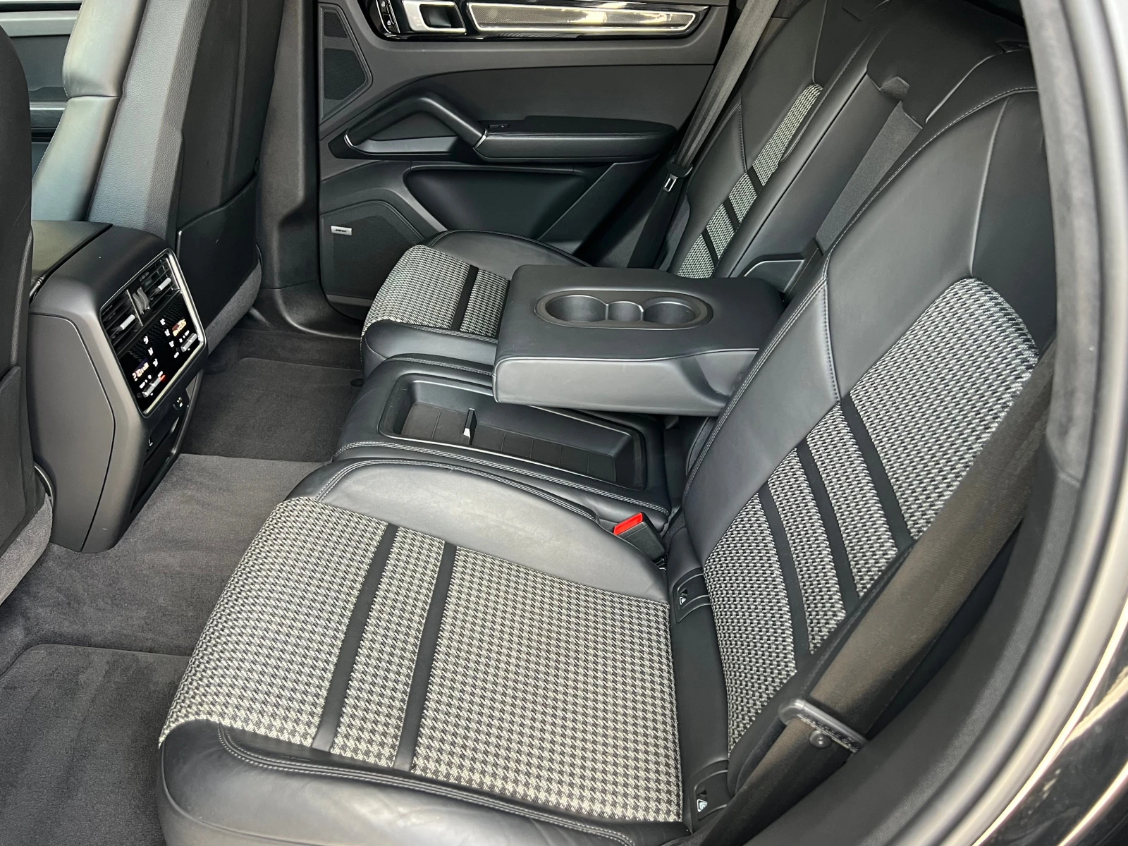Porsche Cayenne COUPE, TURBO GT PACKAGE, CARBON, HEAD-UP, 22"S, снимка 16 - Автомобили и джипове - 55378743