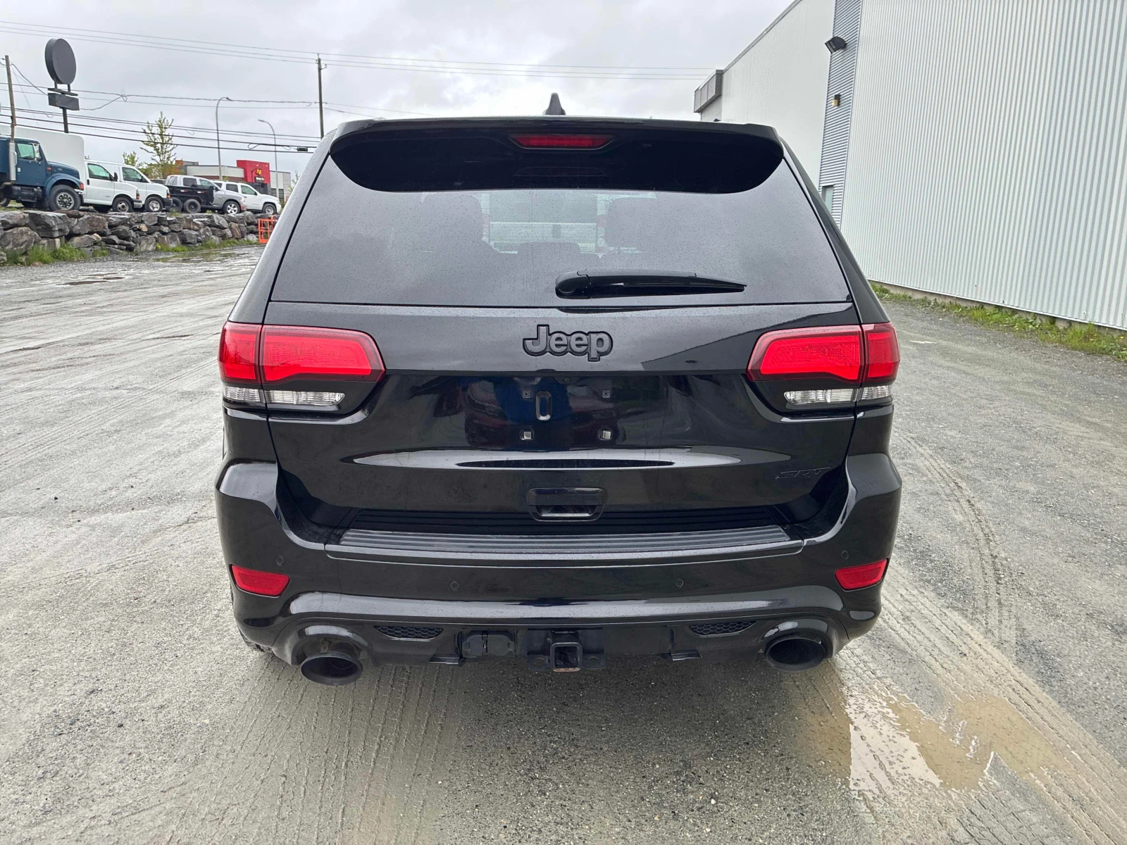 Jeep Grand cherokee SRT | CARFAX | АВТОКРЕДИТ БЕЗ ПЪРВОНАЧАЛНА , снимка 5 - Автомобили и джипове - 56008175