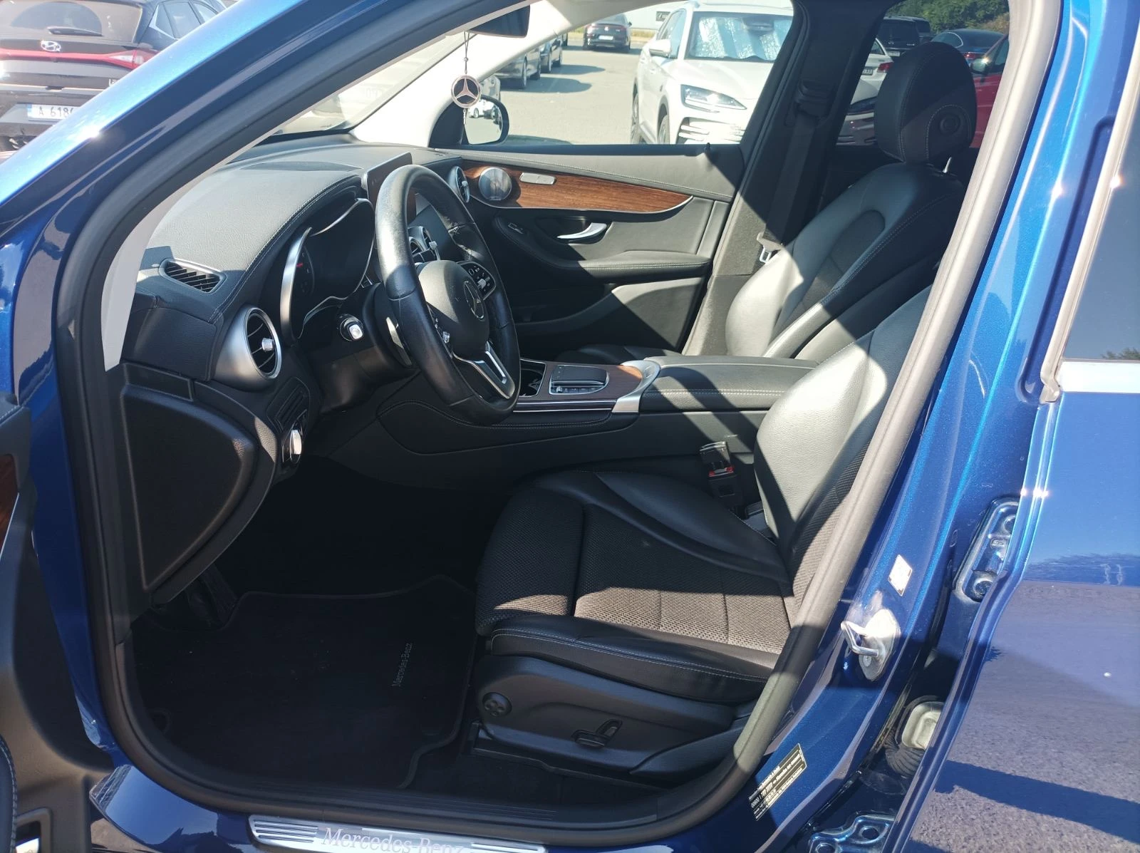 Mercedes-Benz GLC 220 d 4MATIC, снимка 10 - Автомобили и джипове - 56665691