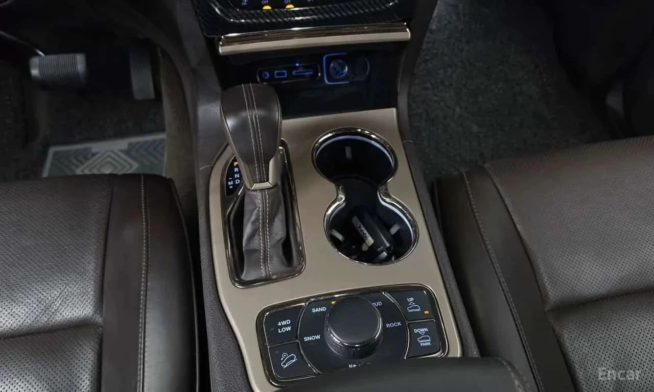 Jeep Cherokee, снимка 9 - Автомобили и джипове - 56730323
