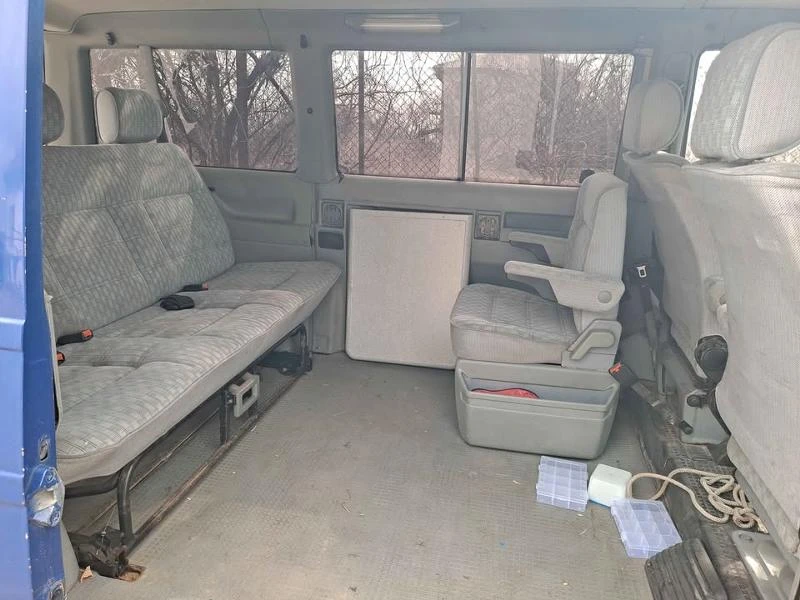 VW Caravelle 2.4, снимка 5 - Бусове и автобуси - 55049790