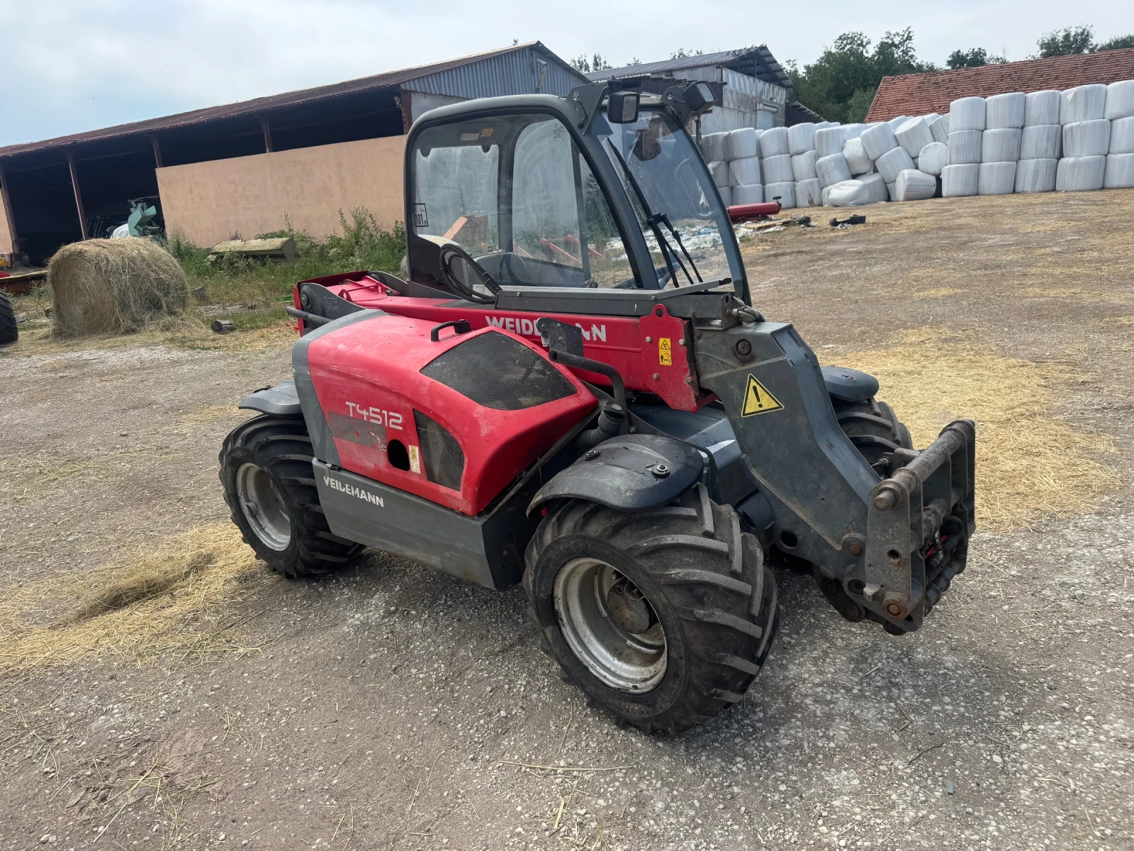Телескопичен товарач Weidemann T4512