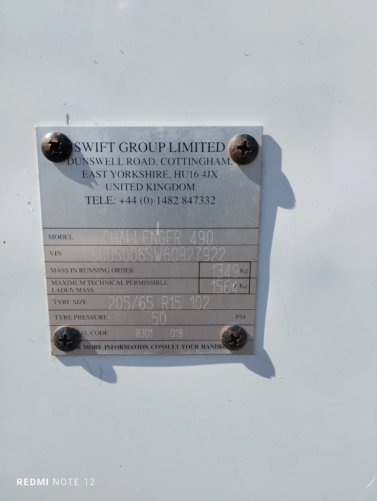 Каравана Challenger Swift 490, снимка 11 - Каравани и кемпери - 52000785