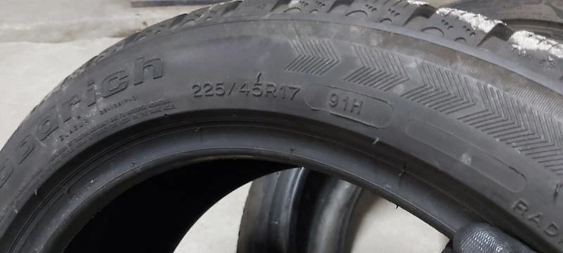 Гуми Зимни 225/45R17, снимка 8 - Гуми и джанти - 29879970