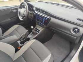 Toyota Auris, снимка 10