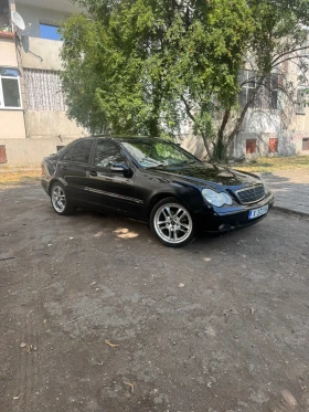 Mercedes-Benz C 200, снимка 16
