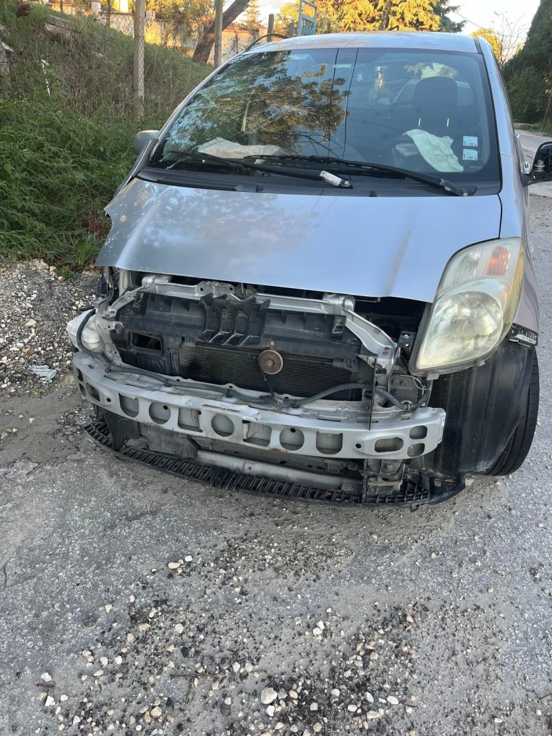 Toyota Yaris 1.0 VVTI, снимка 1 - Автомобили и джипове - 47530003