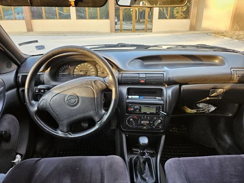 Opel Astra, снимка 3 - Автомобили и джипове - 47838855