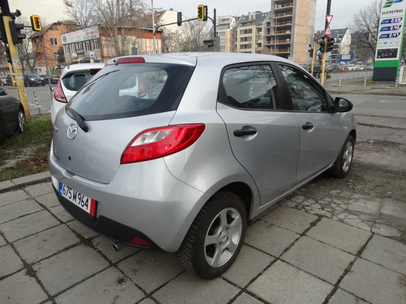 Mazda 2 1.3I EURO 4, снимка 6 - Автомобили и джипове - 48416536