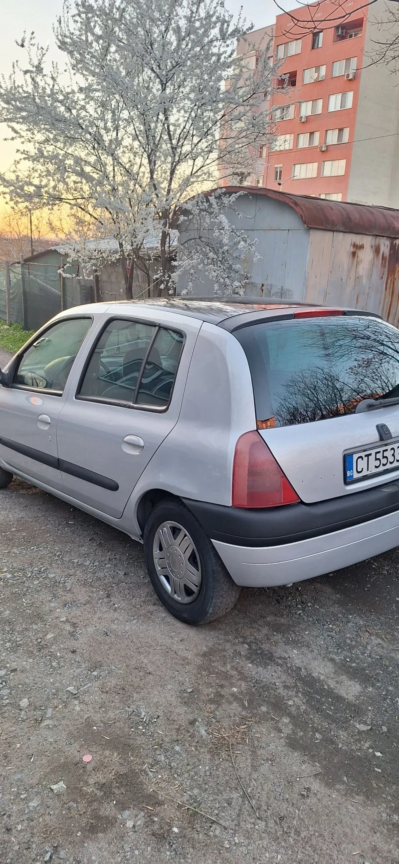 Renault Clio, снимка 6 - Автомобили и джипове - 49577887