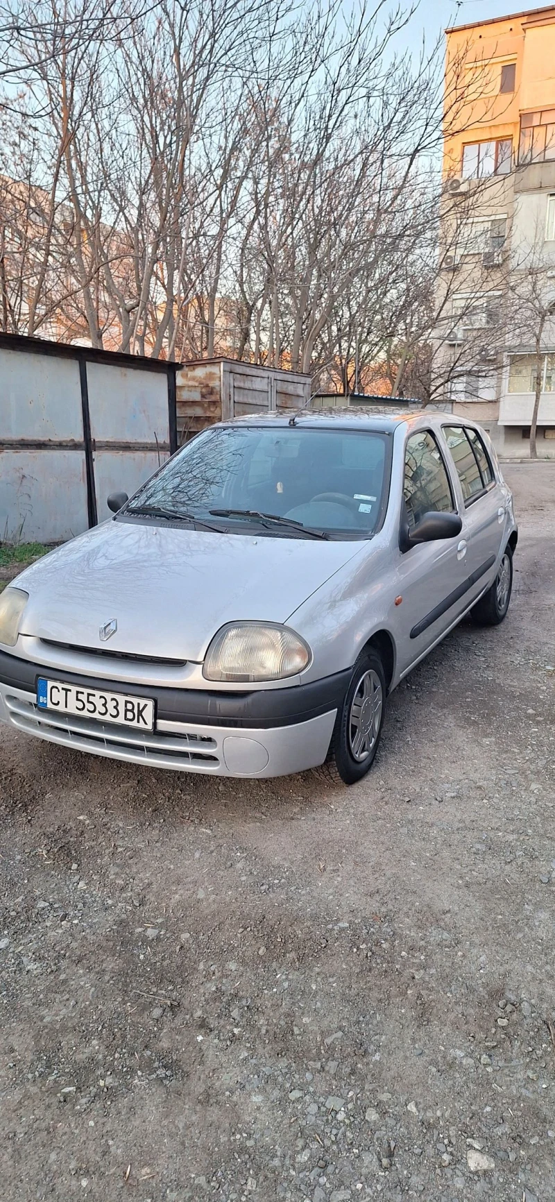 Renault Clio, снимка 1 - Автомобили и джипове - 49577887