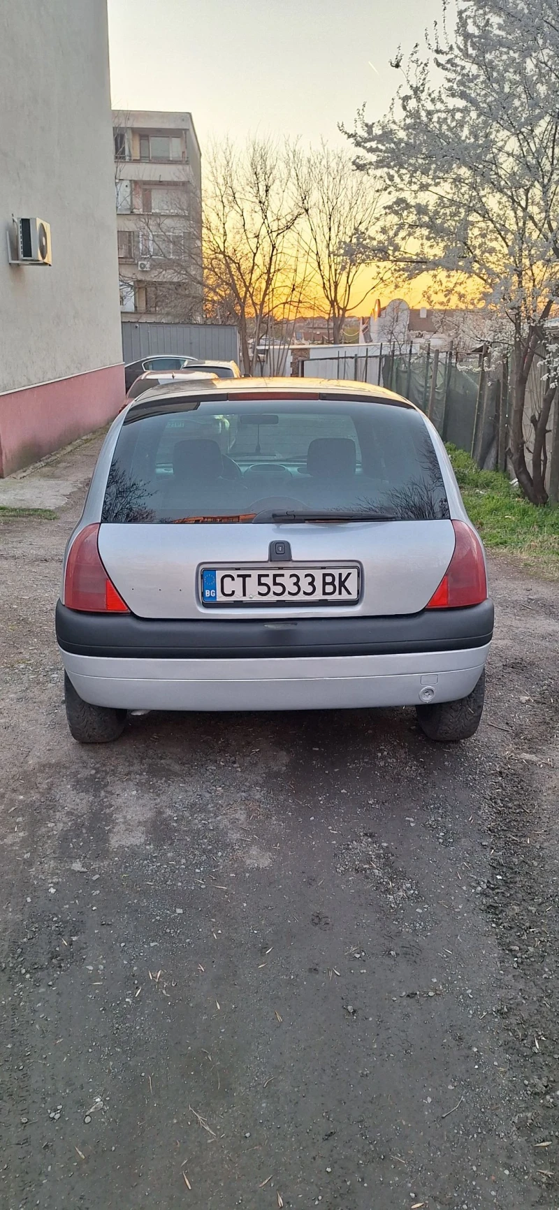 Renault Clio, снимка 5 - Автомобили и джипове - 49577887