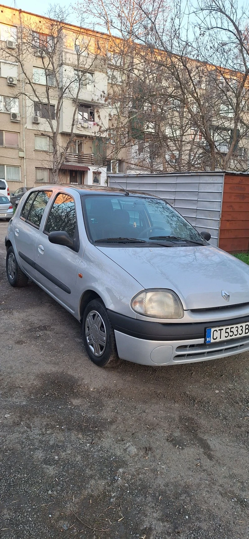 Renault Clio, снимка 3 - Автомобили и джипове - 49577887