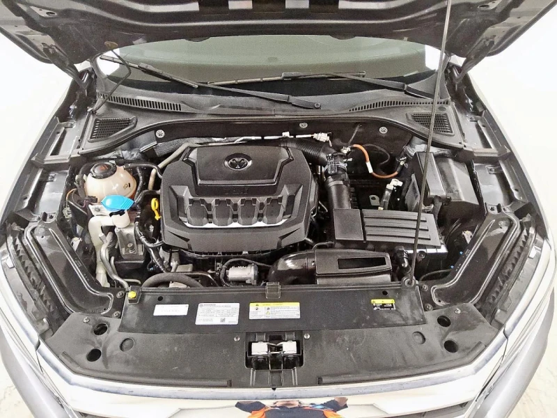 VW Passat, снимка 11 - Автомобили и джипове - 52910117