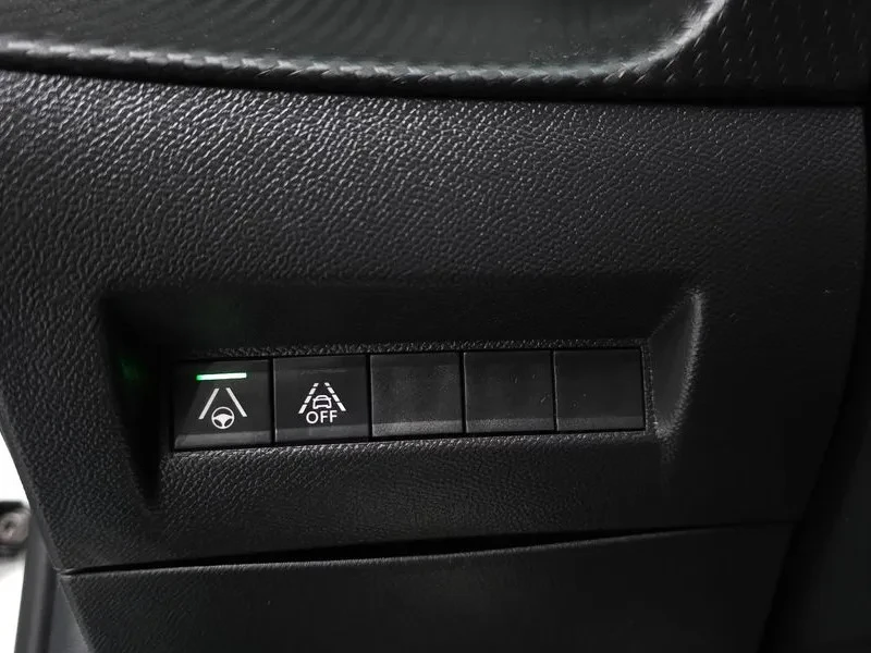 Peugeot 208 GENERATION GT, снимка 16 - Автомобили и джипове - 54764634
