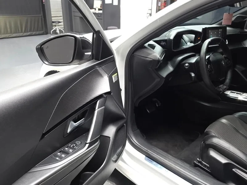 Peugeot 208 GENERATION GT, снимка 10 - Автомобили и джипове - 54764634