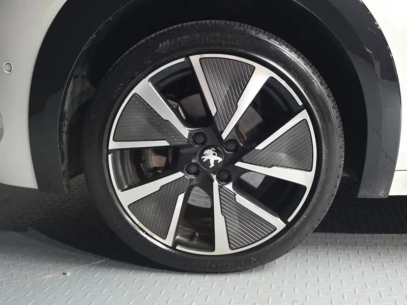 Peugeot 208 GENERATION GT, снимка 5 - Автомобили и джипове - 54764634
