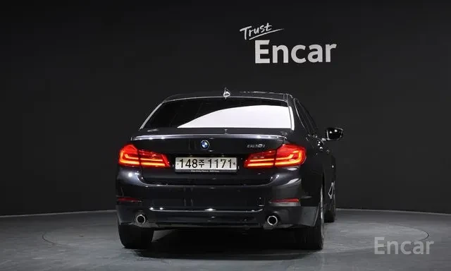 BMW 520 Luxury пакет | Кожен салон | LED светлини | , снимка 4 - Автомобили и джипове - 55202154