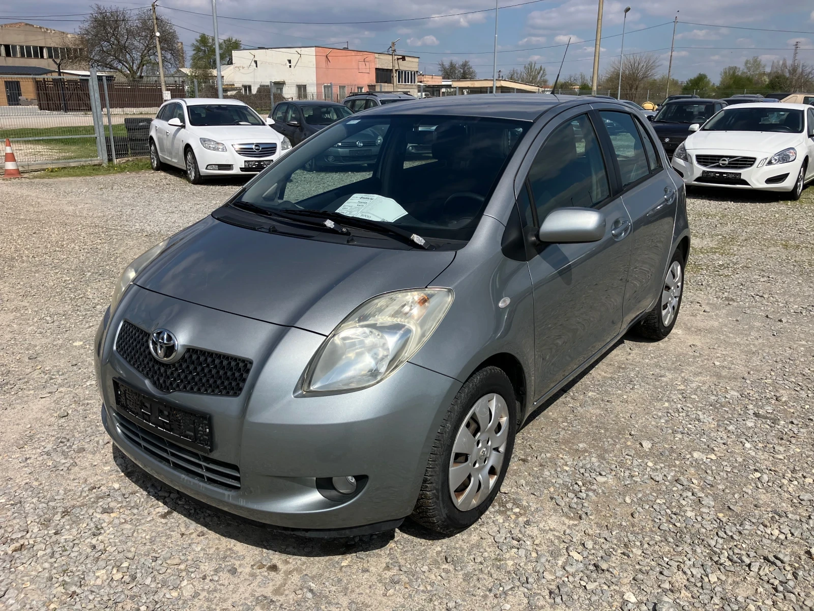 Toyota Yaris 1.3 VVT-I KLIMA - изображение 2
