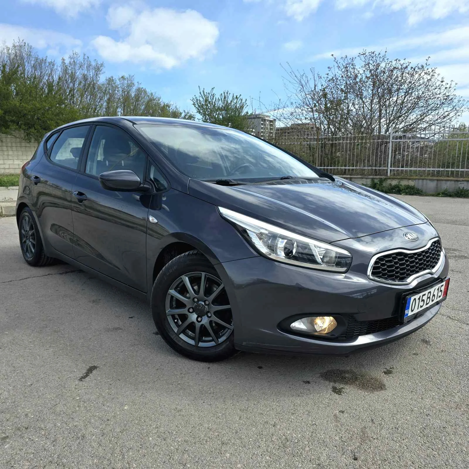 Kia Ceed 1.6i / КАТО НОВ - изображение 3