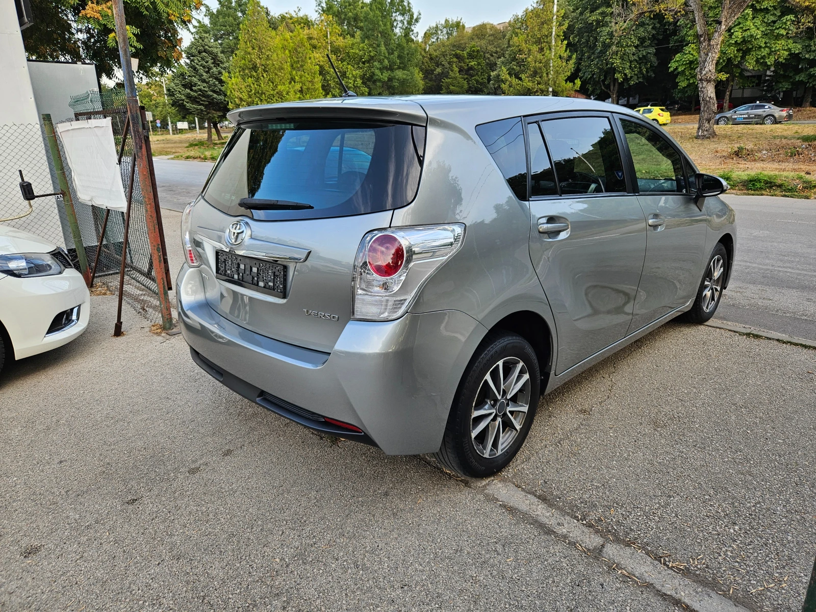 Toyota Verso 2.0 124kc 6+ 1 - изображение 4
