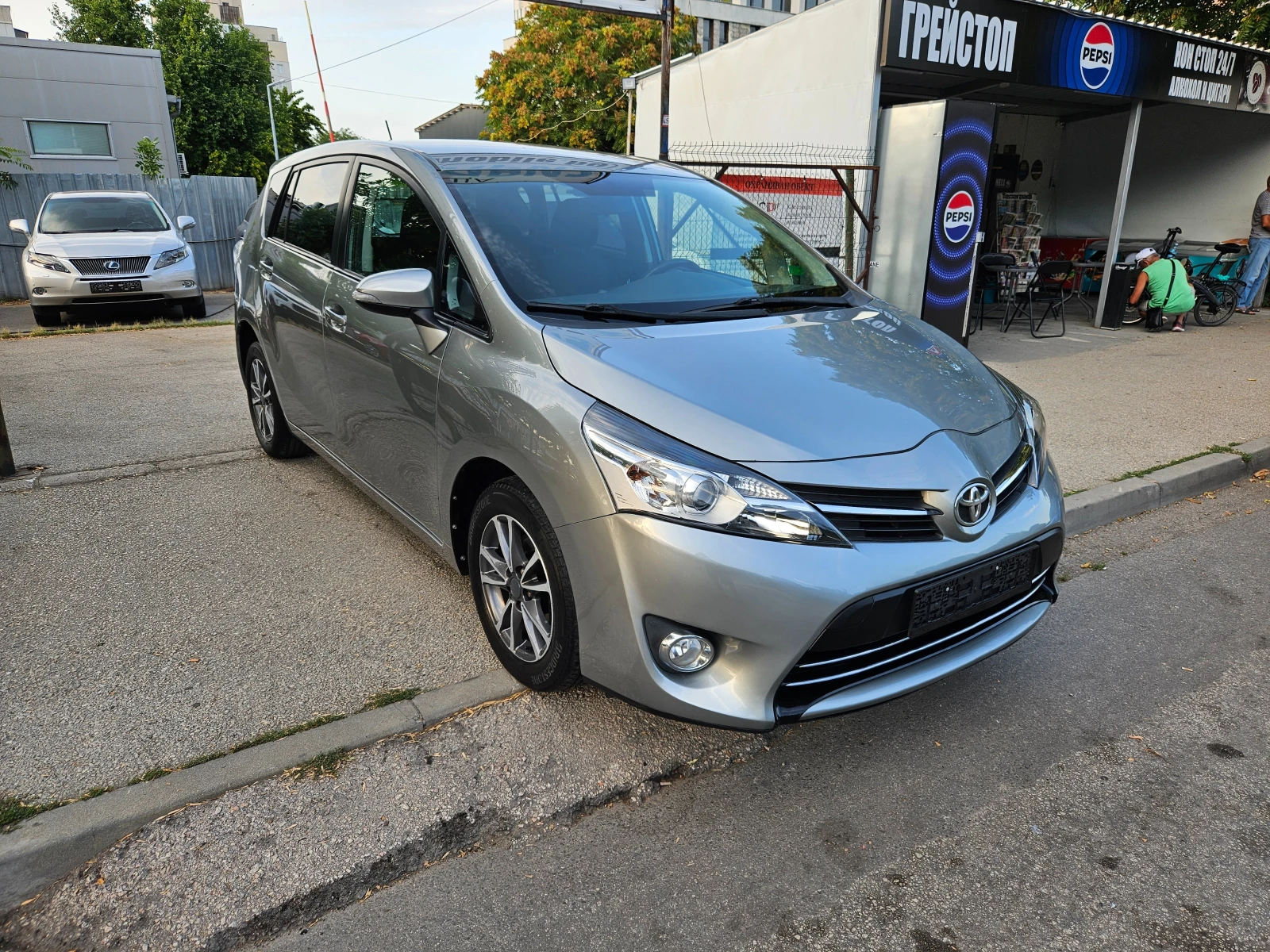 Toyota Verso 2.0 124kc 6+ 1 - изображение 5