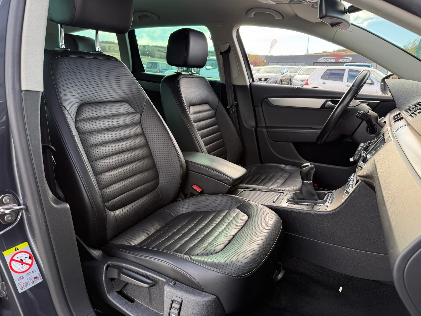 VW Passat 2.0 TDI! ПОДГЕВ, ОБДУХВАНЕ, МАСАЖ, ЕЛ.СЕДЛАКИ, НАВ - изображение 10