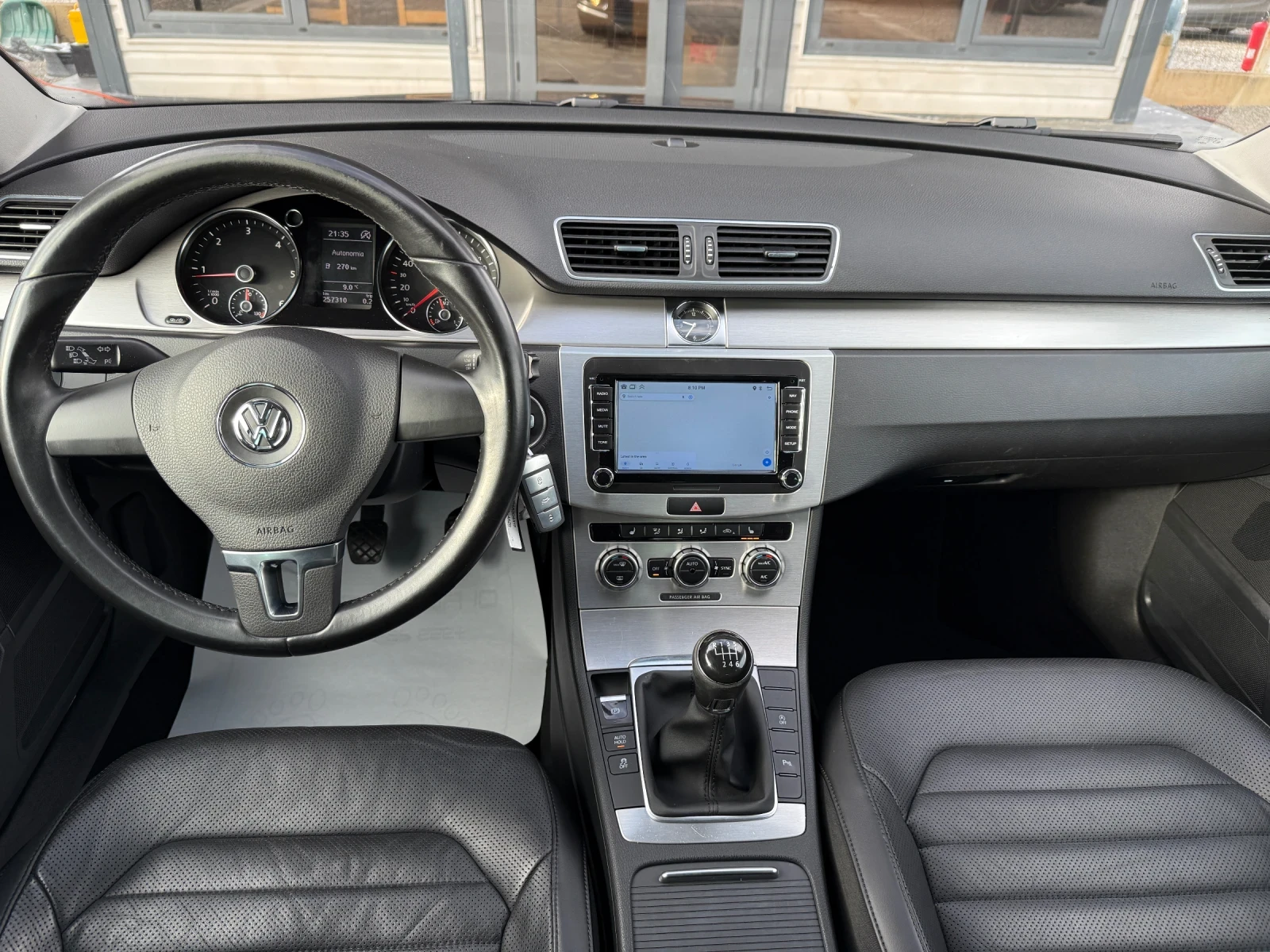 VW Passat 2.0 TDI! ПОДГЕВ, ОБДУХВАНЕ, МАСАЖ, ЕЛ.СЕДЛАКИ, НАВ - изображение 7