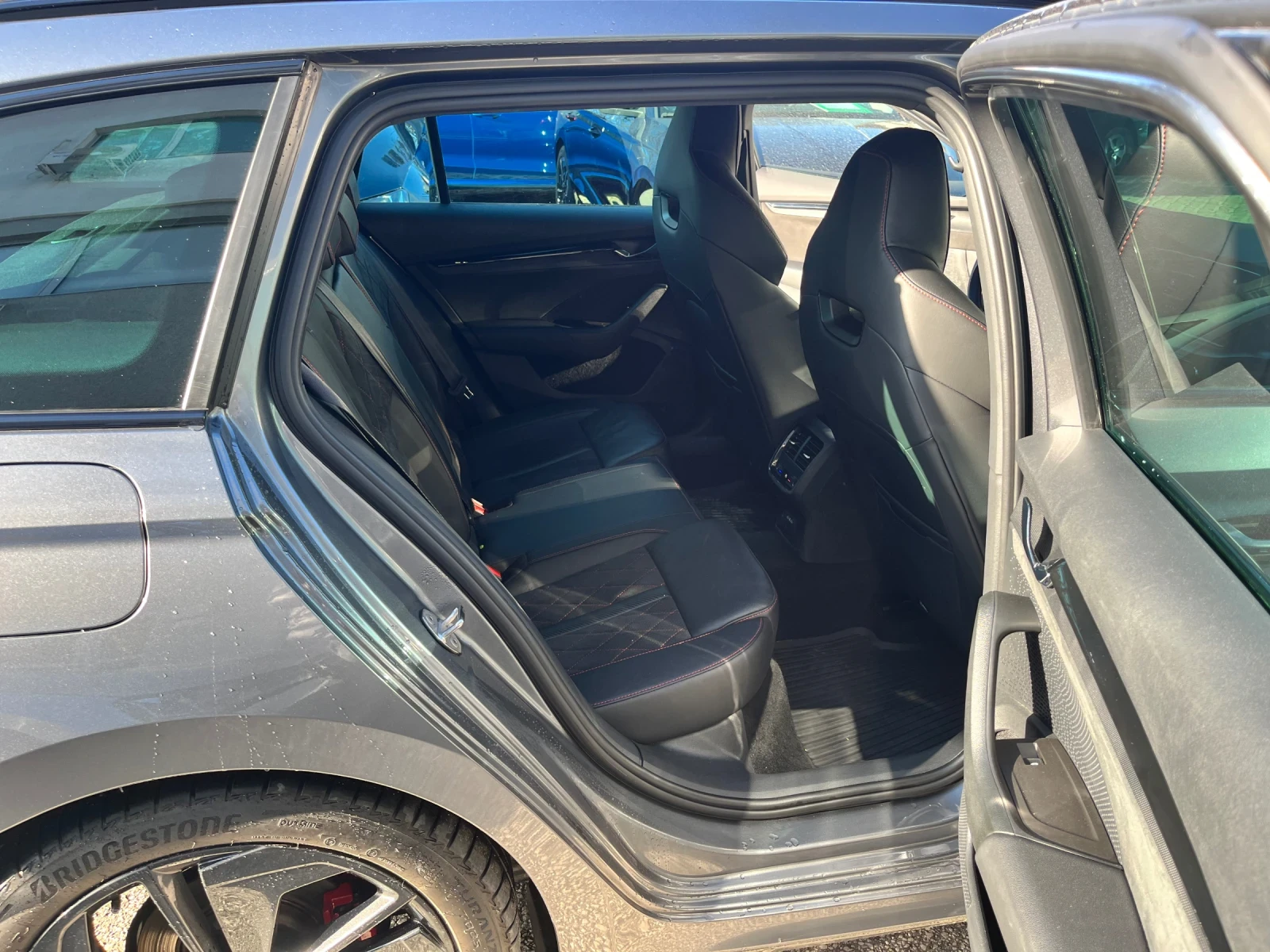 Skoda Octavia 2.0TDI 7DSG RS - изображение 10