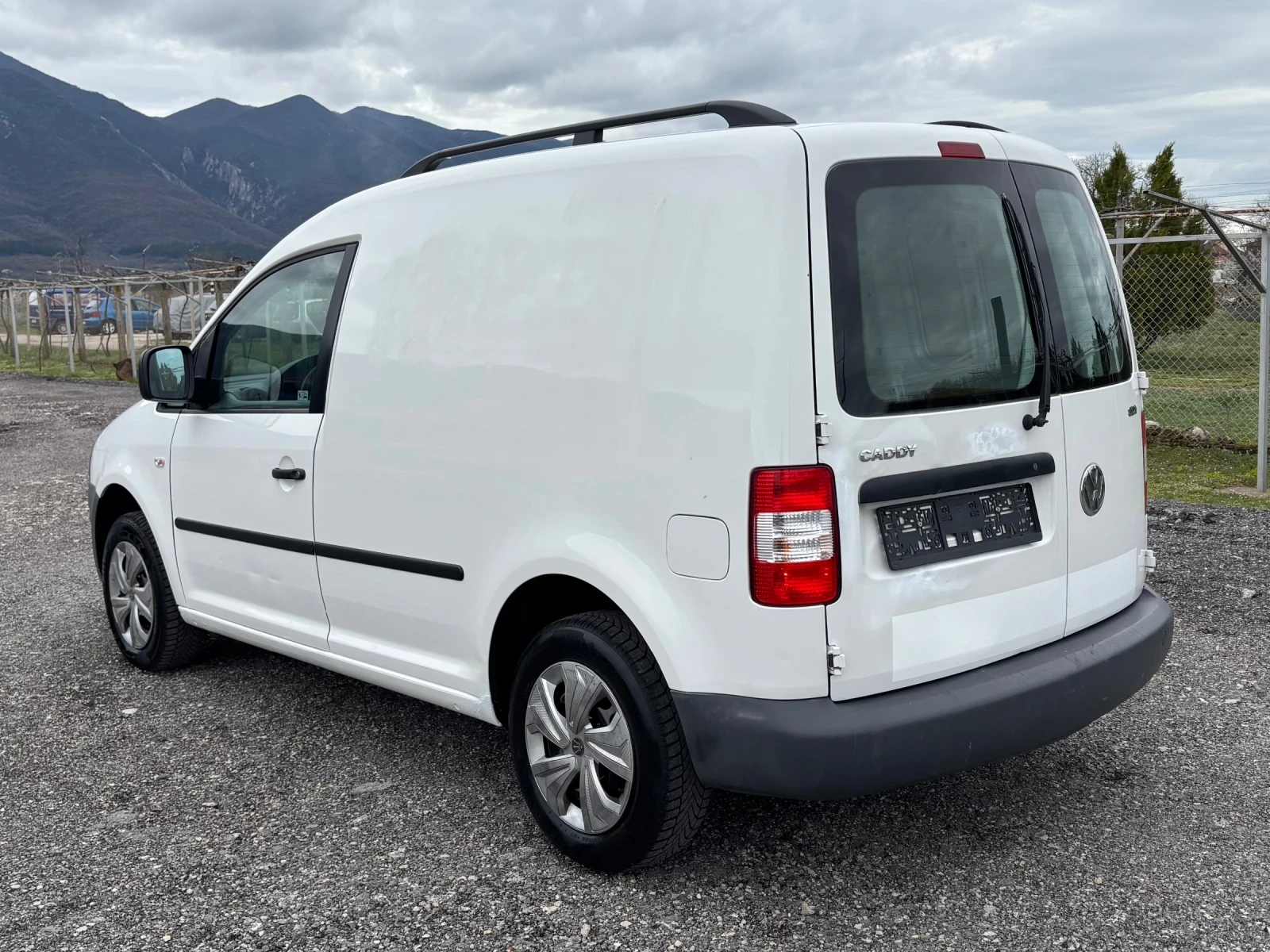 VW Caddy, снимка 6 - Автомобили и джипове - 54032167