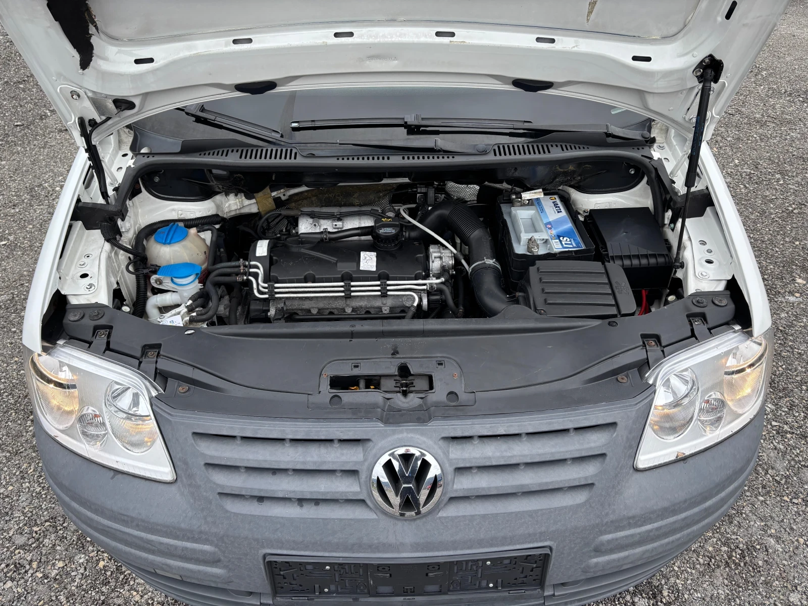 VW Caddy, снимка 14 - Автомобили и джипове - 54032167