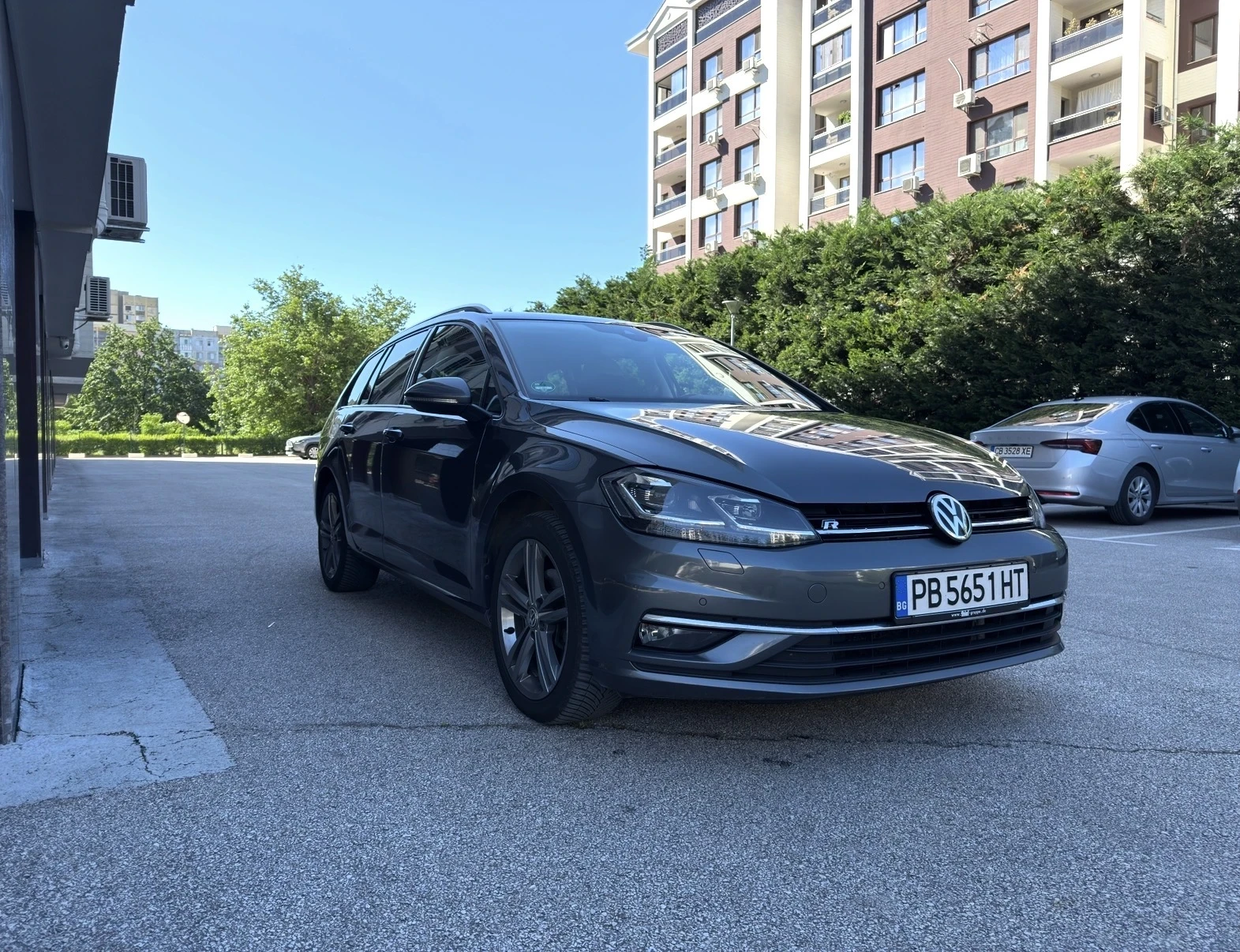 VW Golf Variant R-line