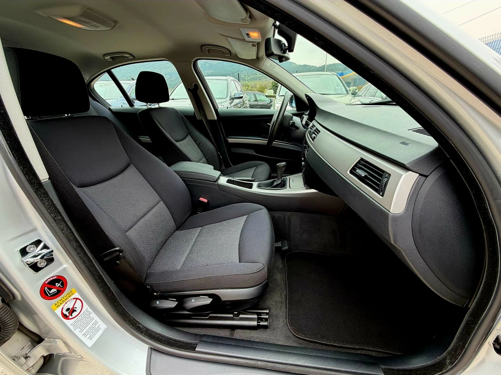 BMW 320, снимка 11 - Автомобили и джипове - 54230345