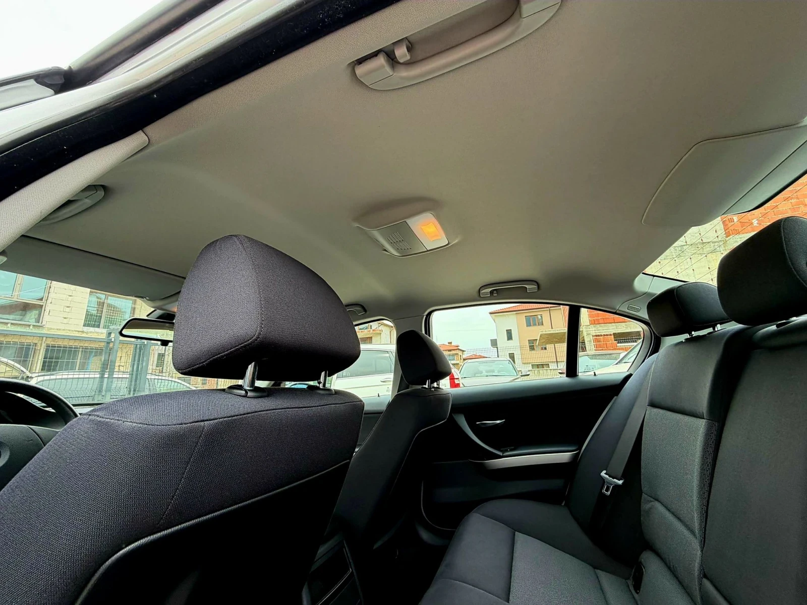 BMW 320, снимка 12 - Автомобили и джипове - 54230345