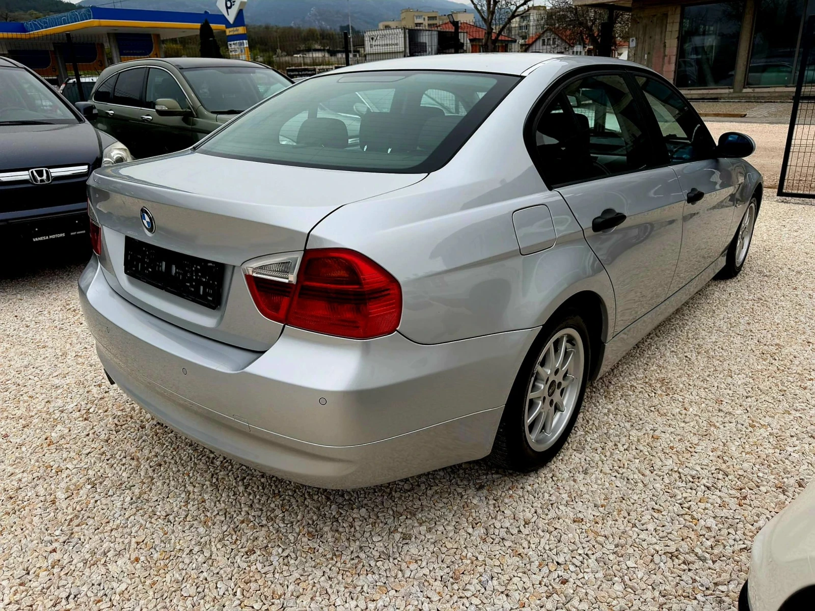 BMW 320, снимка 6 - Автомобили и джипове - 54230345